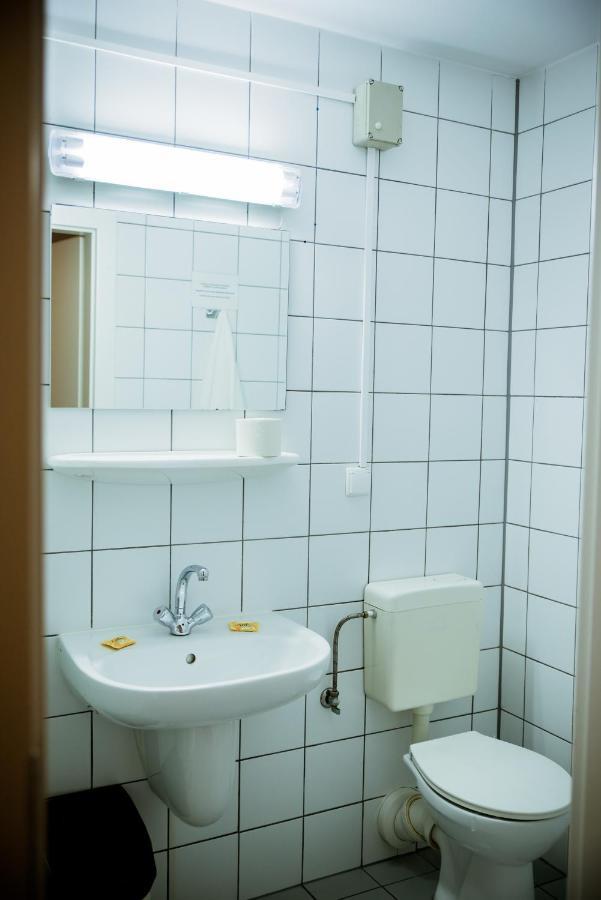 Miedzynarodowy Dom Spotkan Mlodziezy W Oswiecimiu Dış mekan fotoğraf